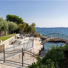 5 bedroom beachfront villa with pool on Ciova Island, Trogir, sleeps 12